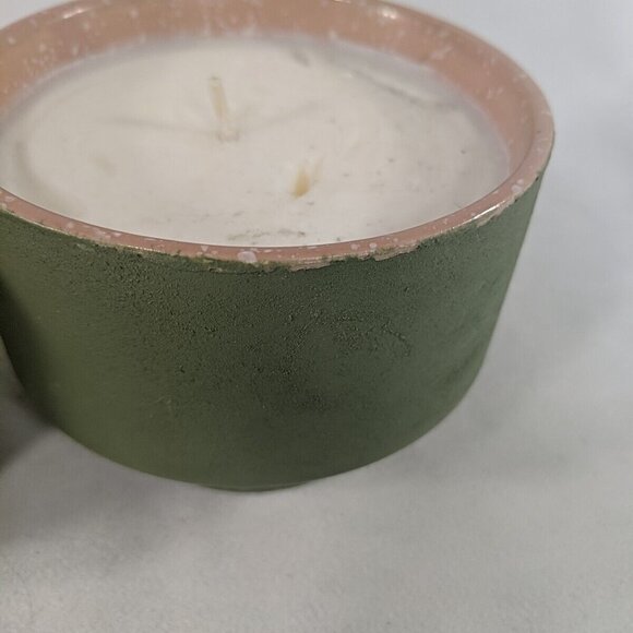 Illume 2 Set Candles Citron & Vetiver 11.9 oz 338 g NEW $78 MSRP Green Yellow - Picture 6 of 11